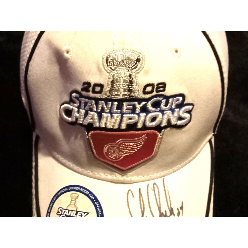 Chris Chelios autographed 2008 Stanley Cup championship hat